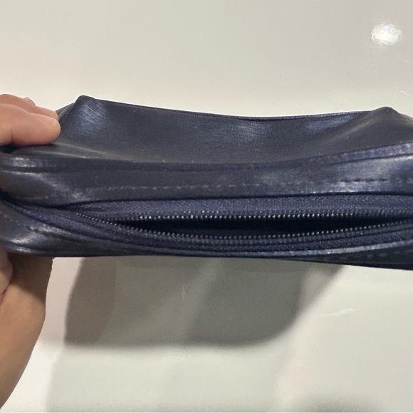 Christian Dior Perfume ., Women's travel toiletry bag, purple with gold plaque. - Picture 8 of 15